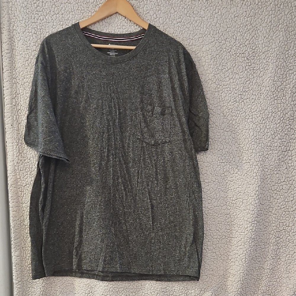 .Casual Gray Short Sleeve Tee with Crew Neck